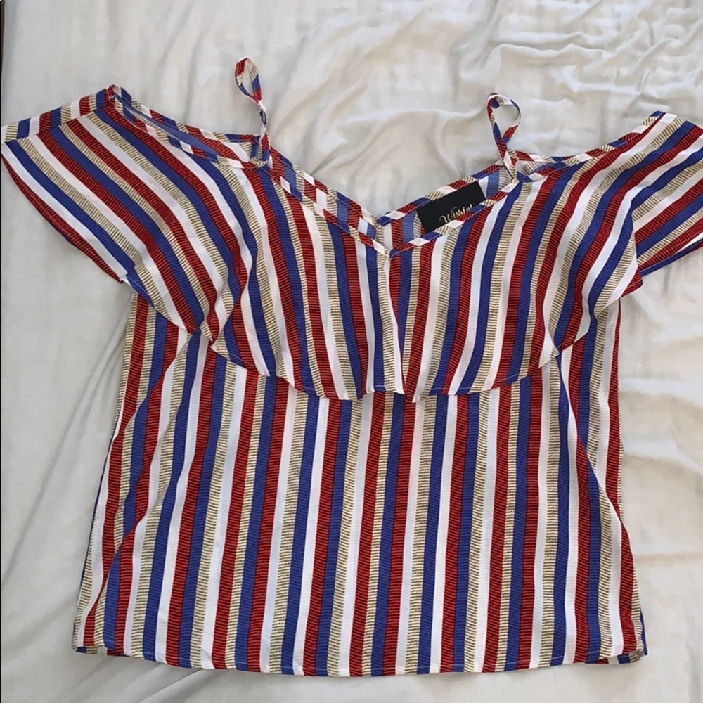 This multicolor cold shoulder ruffle top